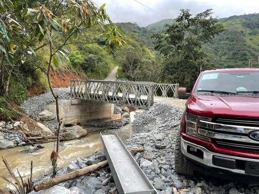 Puente de acero modular de Bailey Bridge Hs 25-44 compacto de la carga de cálculo 100 en la ingeniería